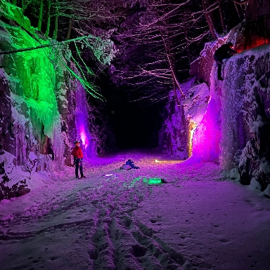 Ice Climbing in the Keene Rail Cut